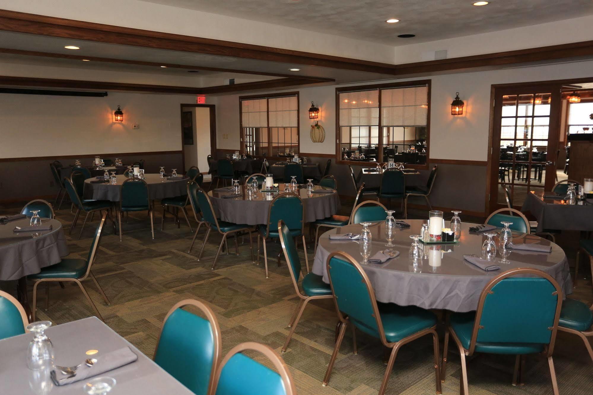 Shawano Four Seasons Resort Exterior foto